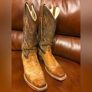 Women’s Tan Ariat Cowboy Boots